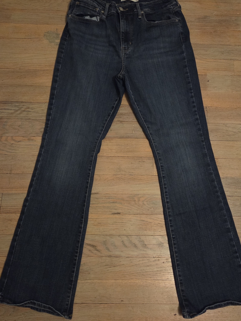 Levi's 725 High Rise Bootcut Jeans - Picture 3 of 4